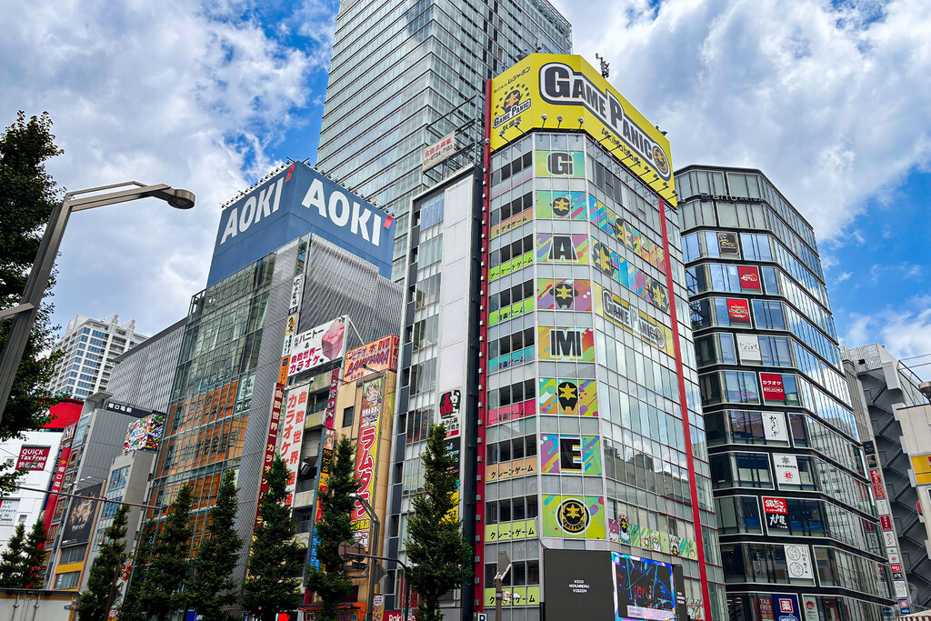 Fachada de Mandarake Complex en Akihabara