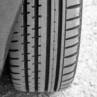 Hasta los coches eléctricos tienen un problema con la contaminación para el que no hay respuesta, y es culpa de los frenos