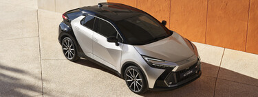 Primer contacto con el nuevo Toyota CH-R: mismo concepto de SUV híbrido vanguardista pero más agresivo