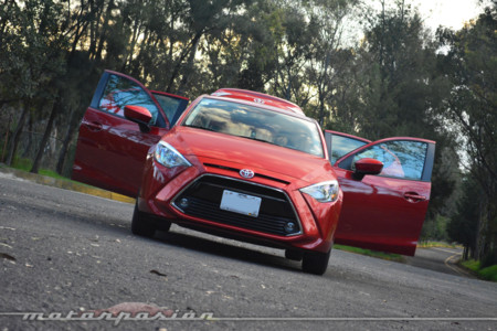 Toyota Yaris R 3