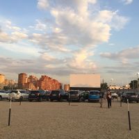 ¡Silencio, que arranca! El Autocine Madrid RACE reabre este miércoles con 'Grease'... y agota las entradas
