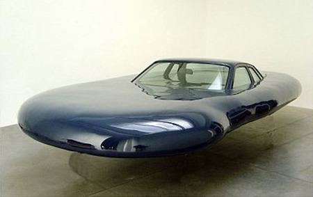 Escultura Erwin Wurm