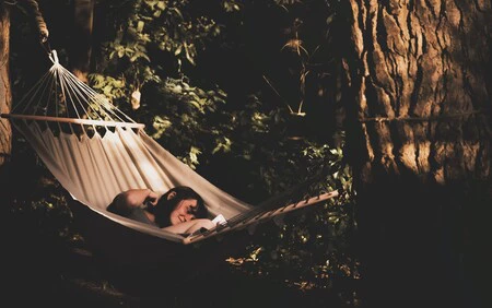 Nueve hamacas colgantes, fáciles de instalar y con un diseño actual para unas largas siestas en el jardín