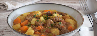 Carne guisada con patatas: receta tradicional reconfortante para mojar pan