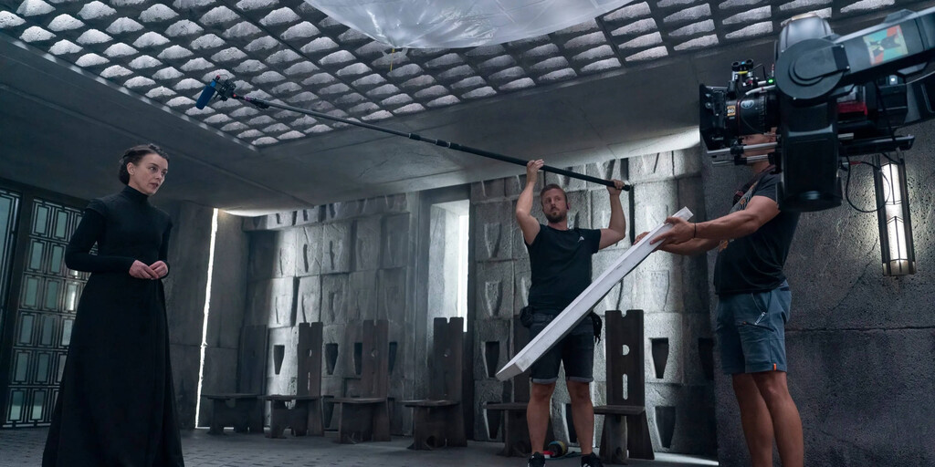 Llevábamos casi un año sin noticias de 'Dune: La profecía'. La temporada 2 de la serie de ciencia ficción de HBO Max se ha puesto por fin en marcha