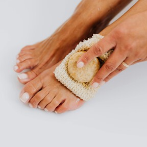 Beneficios de lavarse los pies con bicarbonato de sodio y aceite de oliva 