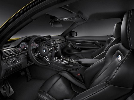 BMW M4 2014 - diseño interior