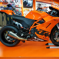 Una MotoGP de calle busca hogar: esta potente y exclusiva KTM RC 8C ha salido a subasta, y está barata