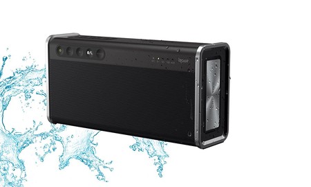 En Amazon tienes un altavoz portable todoterreno como el Creative iRoar Go a precio mínimo, por sólo 87,96 euros