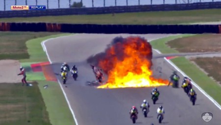 Terrorífico accidente durante la carrera de Moto2 en el CEV