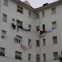 En Murcia han decidido que hay algo que nadie debería hacer jamás en su balcón bajo pena de 1.500 € de multa: tender ropa