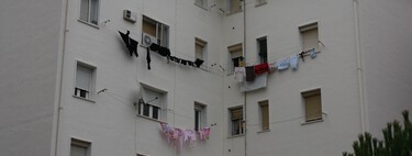 La ropa colgada de la ventana es una constante en los barrios españoles. En Murcia quieren multarlo con 1.500 euros