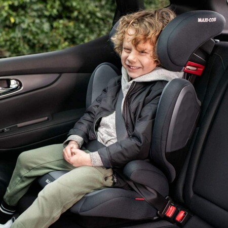 Apta para niños de 3 a 12 años, la silla de coche Maxi-Cosi Tanza Silla coche grupo 2/3 con Isofix puede ser nuestra por 104 euros en Amazon