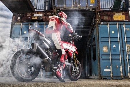 2 34 Hypermotard 939 Sp