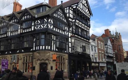 Chester, la ciudad que vio nacer al actual James Bond