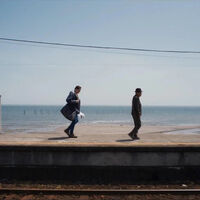 Meses después de un paso discreto pero exitoso en cines, se estrena en Disney+ una cálida película sobre bellas relaciones inesperadas