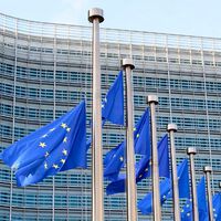 La UE quiere fulminar el dinero inventado en los videojuegos y que pagues tu próxima skin en euros reales