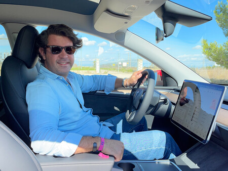 Tesla Model Y Prueba Contacto 5