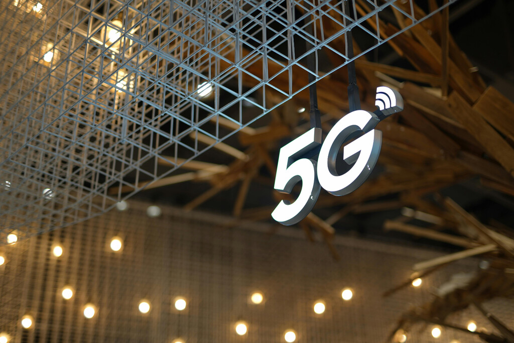 El 5G llegó a España hace cinco años. A día de hoy, poco más de la mitad de la población tiene cobertura del más rápido 