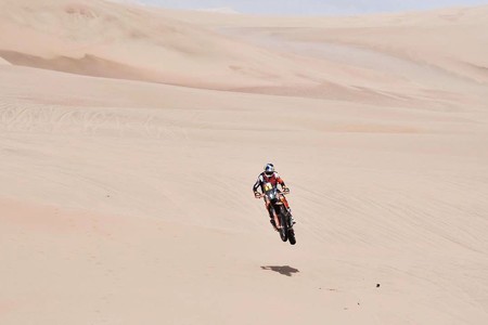 Sam Sunderland recuperar el liderato en la tercera etapa del Dakar 2018; Joan Barreda se pierde