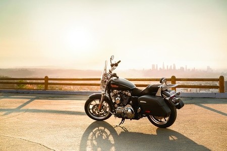 Harley-Davidson SuperLow 1200T