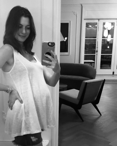 La actriz Anne Hathaway revela haber tenido problemas de infertilidad y anuncia que está esperando su segundo bebé