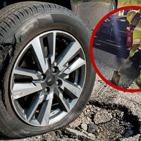 Mientras en México los baches revientan llantas, en Texas prueban un asfalto con plástico reciclado: una opción más resistente