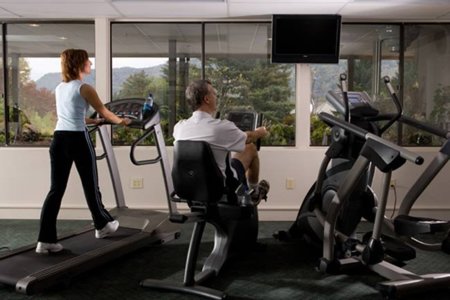 Algunos consejos para saber qué hacer cuando en el gimnasio hay mucha gente