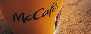 Es uno de los accionistas mayoritarios de Apple con 94 años, pero lo más sorprendente es su "dieta" con desayunos de McDonald's 