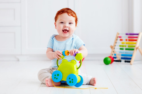 Los 17 mejores juguetes para regalar en Navidad recomendados para bebés de cero a tres años