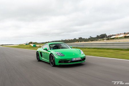 Porsche 718 Cayman GTS 2020 en recta