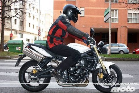 Triumph Street Triple, prueba (conducción en ciudad y carretera)