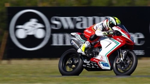 Superbikes Australia 2015: Jules Cluzel gana Supersport con doblete para MV Agusta