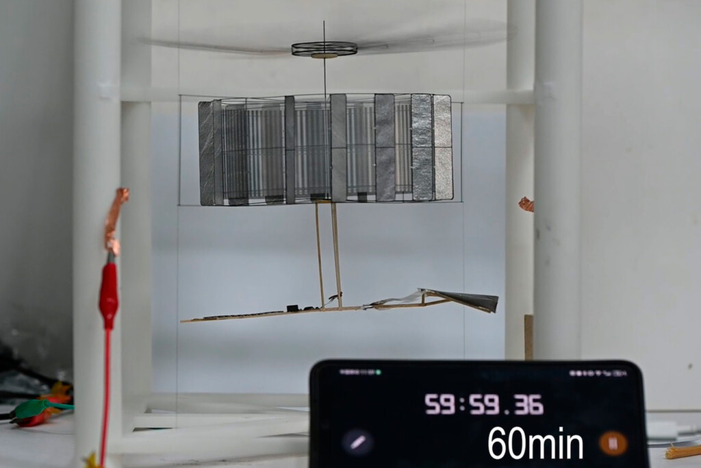 Microdrones ultraligeros que funcionan solo con energía solar: el nuevo invento de China para revolucionar el sector 
