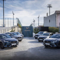 CUPRA entrega autos nuevos al equipo del FC Barcelona y Formentor es el preferido por los jugadores