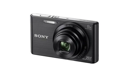 Para las comuniones, una compacta ideal como regalo es la CyberShot DSC-W830 de Sony, que en Mediamarkt sólo cuesta 99 euros 