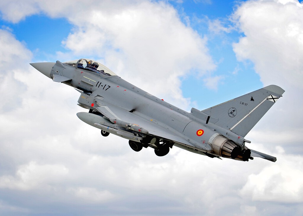 Un chaval dio un falso aviso de bomba y obligó a España a desplegar un caza. Ahora se enfrenta a 100.000 euros de multa 