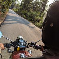 La madre de todos los engaños: cacharon a dos amigos que se intercambiaron para hacer el examen de la licencia de moto. Uno casi pisa la cárcel