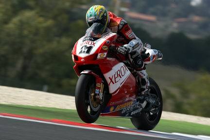 Troy Bayliss en la pole y Rubén Xaus tercero