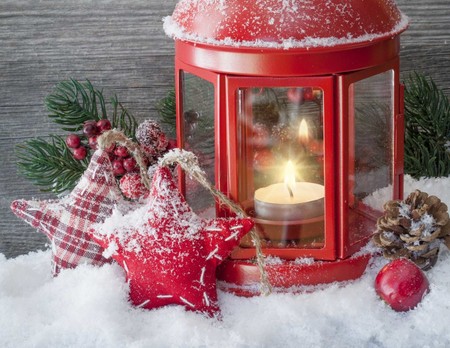Suma un agradable ambiente a tu cena navideña con éstas velas aromáticas
