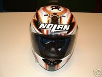 Se subasta un casco dedicado de Marco Melandri