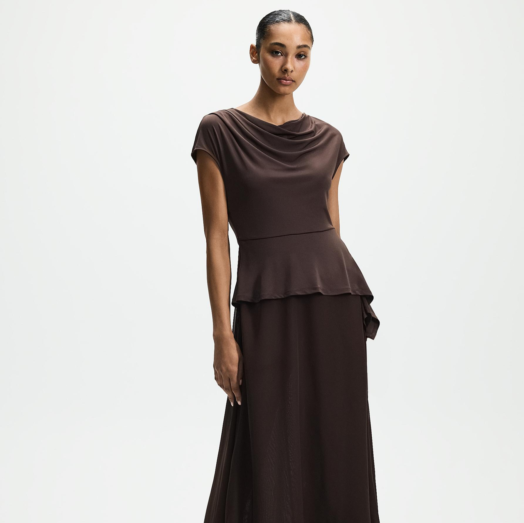 Vestido midi bimaterial