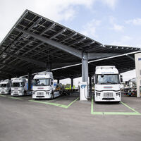 El camión diésel también tiene los días contados: ya se vende más de 10.000 camiones eléctricos al año en Europa. Volvo, Mercedes, Renault y MAN pelean por la corona