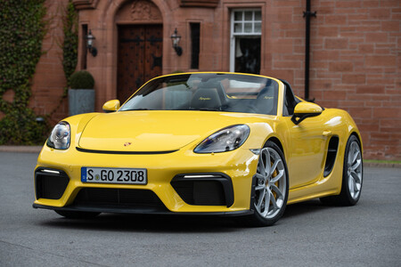 Porsche 718 Boxster Spyder RS amarillo