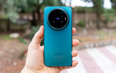Vivo X Fold6 Trasera