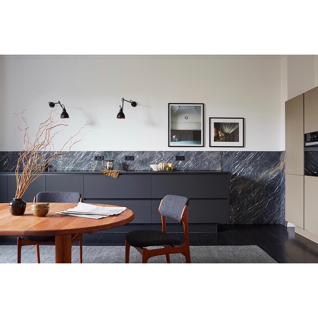 En esta cocina también se come. Diez ejemplos de cocinas comedor que