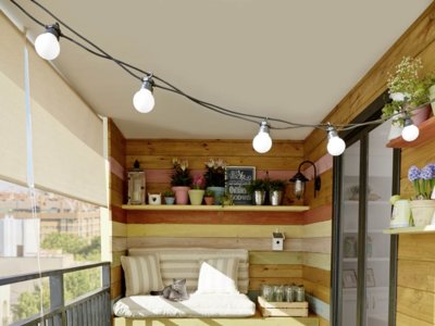 Plan comer al aire libre: así se aprovecha un mini balcón 