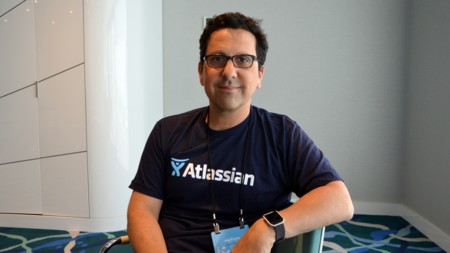 "Nuestras plataformas permiten que personas sin recursos se inventen un trabajo", entrevista a Jose Morales, de Atlassian