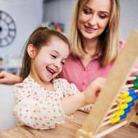 Enseña matemáticas a tus hijos a través del método Montessori con estos ejercicios y materiales