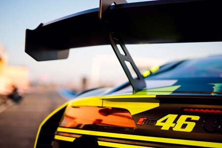 Rossi Se Estrena Como Piloto De Gt 004